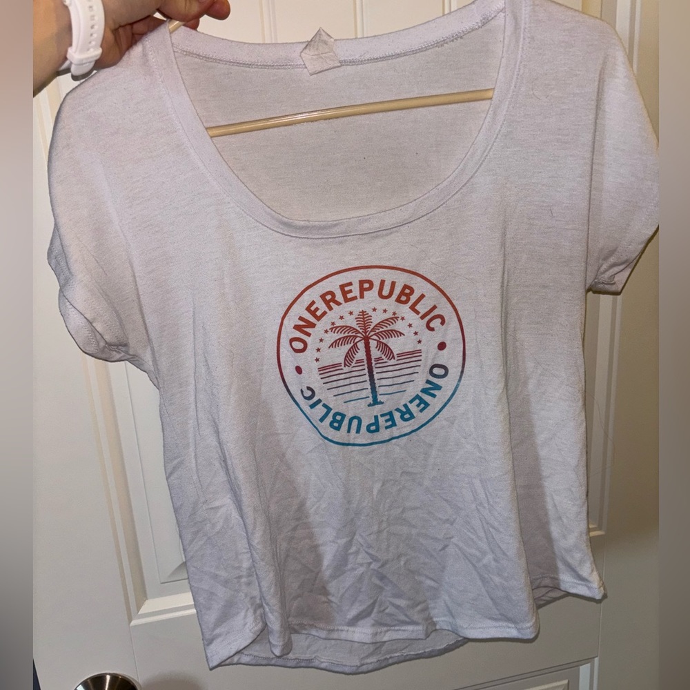OneRepublic Women’s Scoop Neck Tee from concert- size small